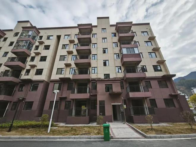 南宁市青秀区民族大道168号办公楼第5层整体拍卖